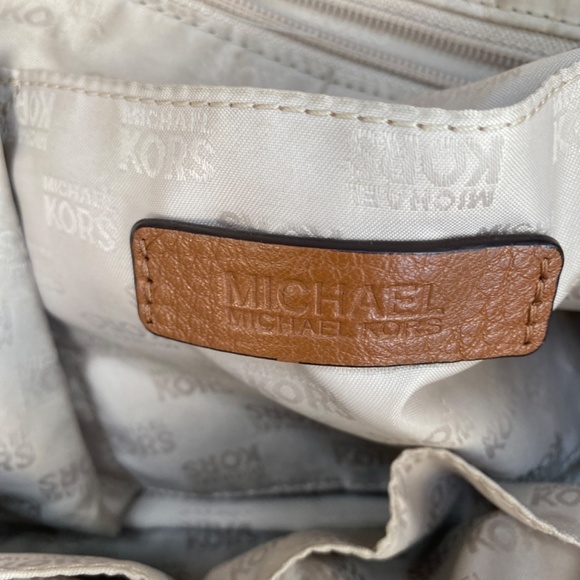 Michael Kors Crossbody/Shoulder bag - Picture 9 of 16